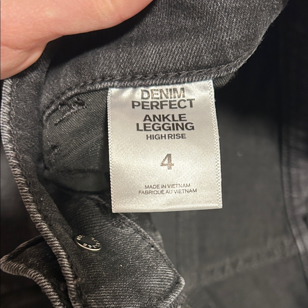 Jeans - Picture 3 of 6